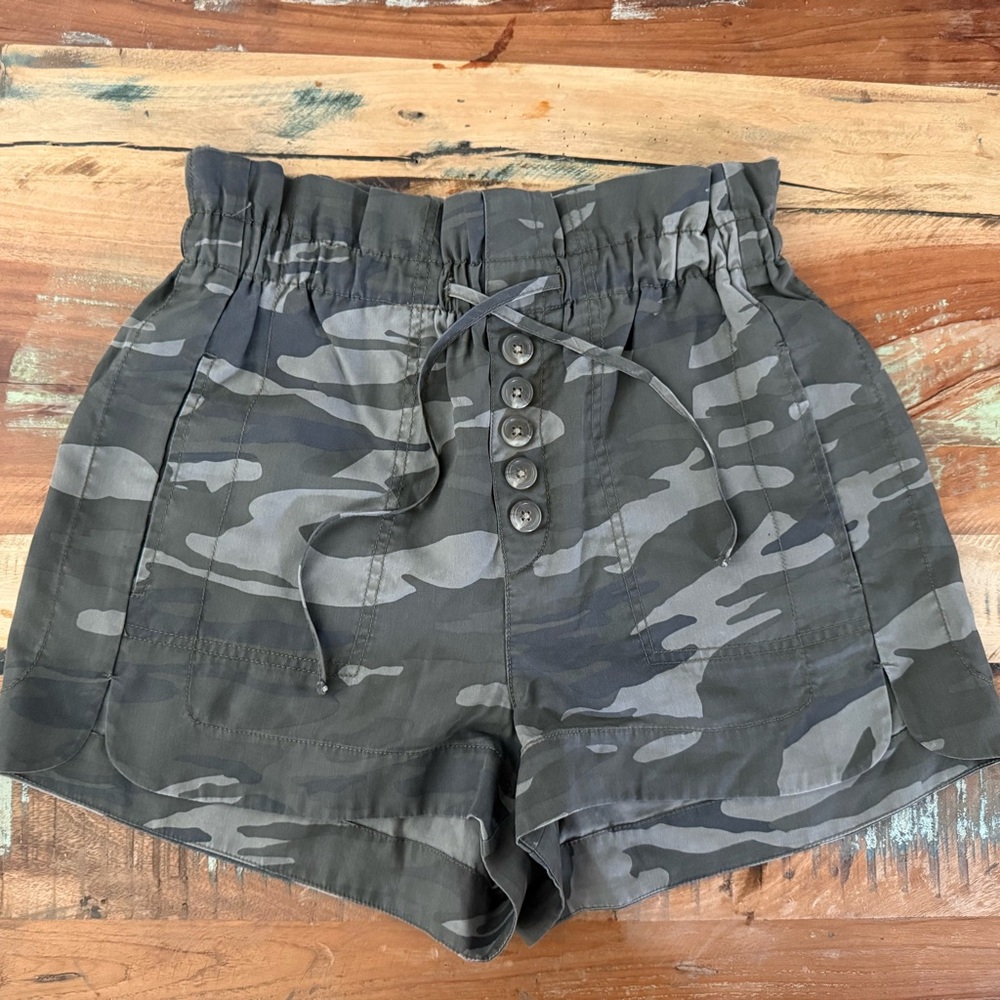 Express Green Gray Camo High-Waisted Shorts